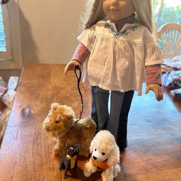 American Girl Julie DOG-WALKING SET poodle terrier chihuahua NO DOLL - Picture 1 of 4